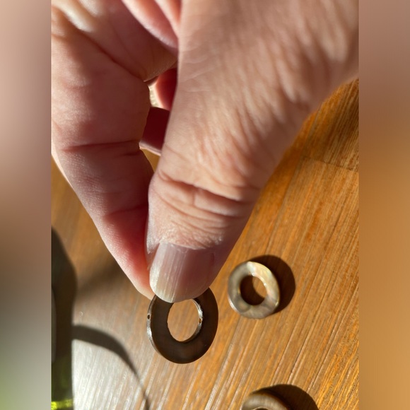 8 Stunning Round Brown 20mm Donut Shell Beads for Jewelry Craft Making - Picture 5 of 5